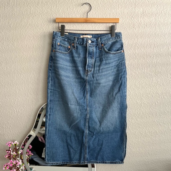 Levi’s Premium side slit skirt - Picture 2 of 4